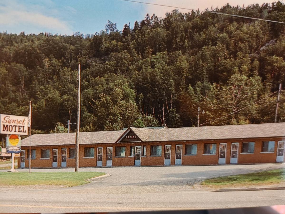 Sunset Motel Schreiber Екстер'єр фото