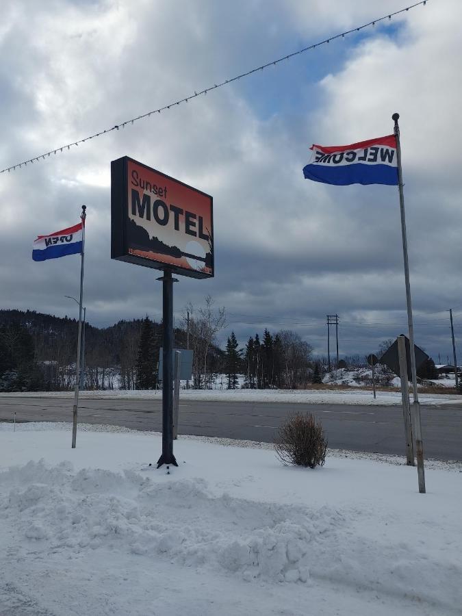 Sunset Motel Schreiber Екстер'єр фото